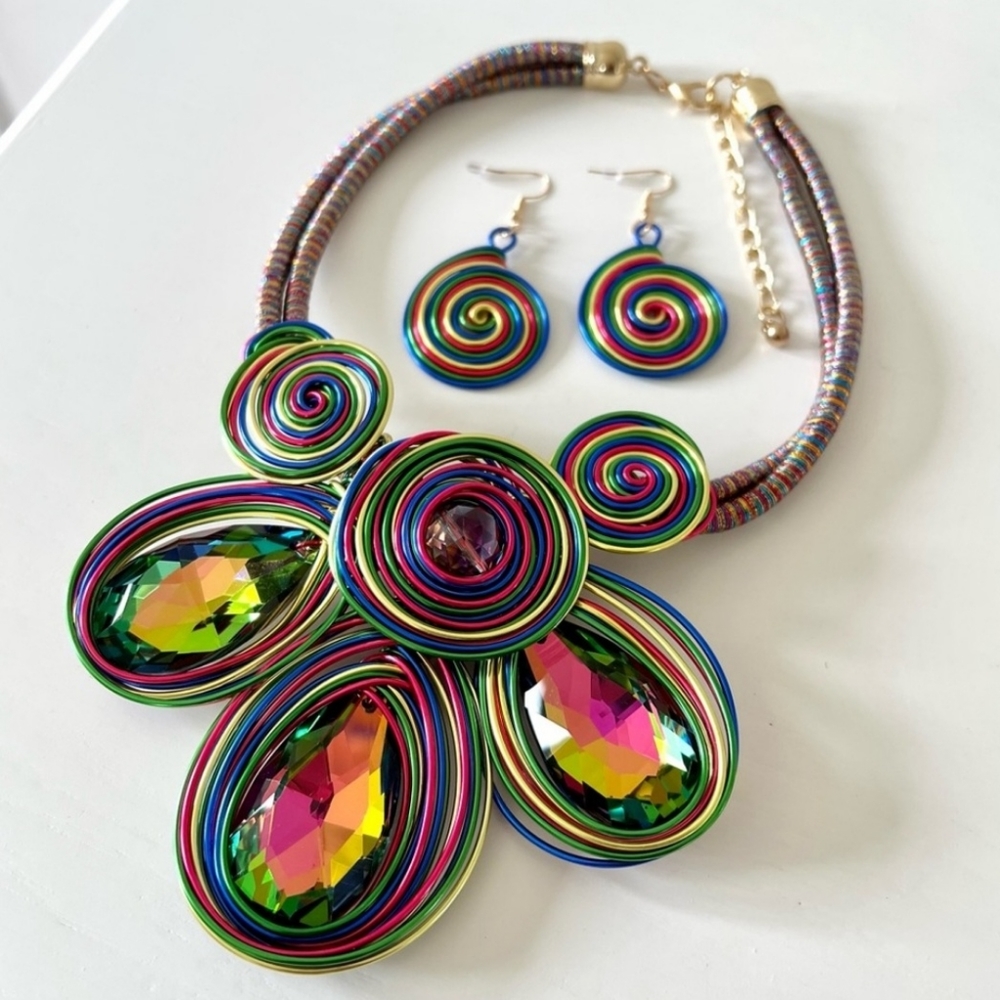 Beautiful aluminum Wire Crystal Necklace/ Earrings SetColorful Artisan Jewelry - Picture 2 of 15